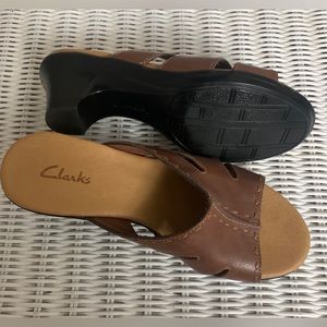 CLARKS BROWN LEATHER SLIP ON WEDGE SANDAL. WORN ONCE